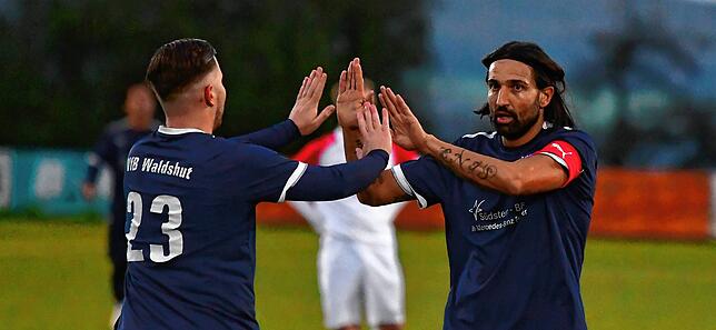 Bild 32: VfB Waldshut feiert 9:0-Kantersieg beim FC Rot-Weiß Weilheim &ndash; und wir haben Bilder!