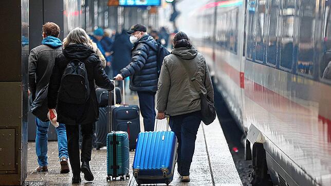 Mit dem großen Fahrplanwechsel bei der Bahn gibt es nicht nur mehr Verbindungen, sondern auch höhere Ticketpreise.