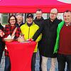 Solarcomplex-Vorstand Bene Müller (Dritter von rechts) informierte auf Einladung der Hilzinger SPD/UL zum Stand des geplanten ...