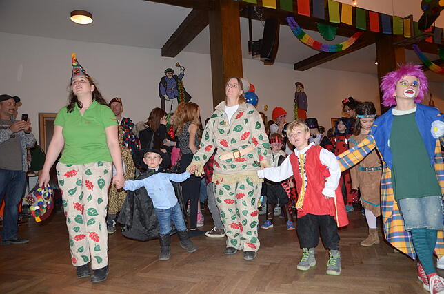 Bild 17: Bilder zur Schülerbefreiung und zum Kinderball in Markdorf