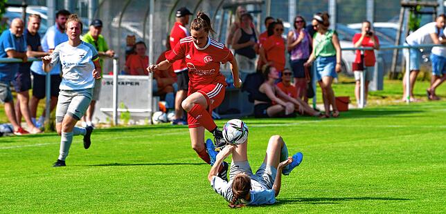 Bild 16: SV Niederhof steigt nach 3:2-Sieg bei der SG Ebnet in die Verbandsliga auf &ndash; und wir haben Bilder!