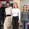 Kunsterzieher Matthias Sochor (Zweiter von links) neben vier seiner Kursteilnehmer vom Hochrhein-Gymnasium Waldshut (von links): An Vi ...