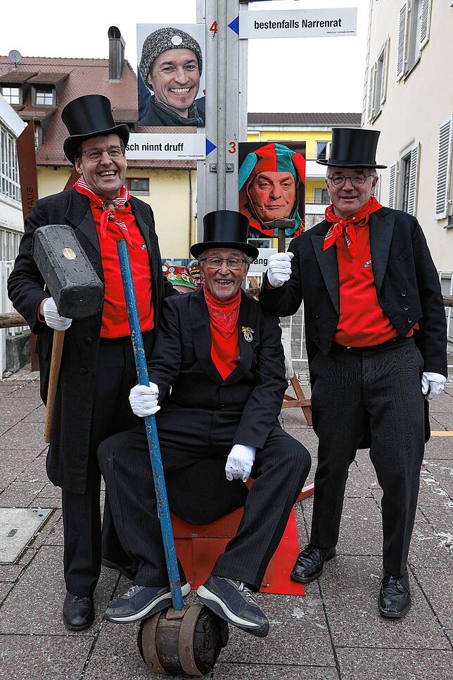 Die Besucher konnten am närrischen Jahrmarkt ihre Kraft und Treffsicherheit bei &bdquo;Hau den Lukas&ldquo; beweisen. Eine solche ...