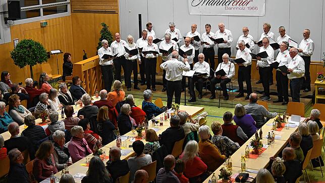 Der Männerchor Bannholz entführt bei seinem Jahreskonzert die über 200 Gäste mit einem abwechslungsreichen Programm in die Welt der ...