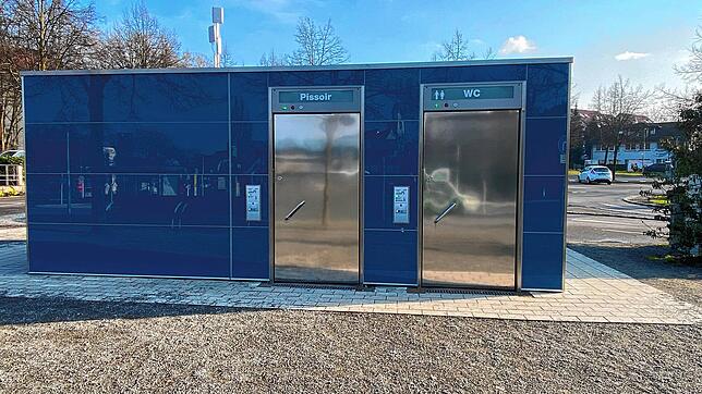 Am zentralen Busbahnhof in Überlingen gibt es öffentliche Toiletten.
