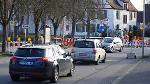 Halbseitige Sperrung der Engener Straße in Tengen-Watterdingen. Foto: Uli Zeller