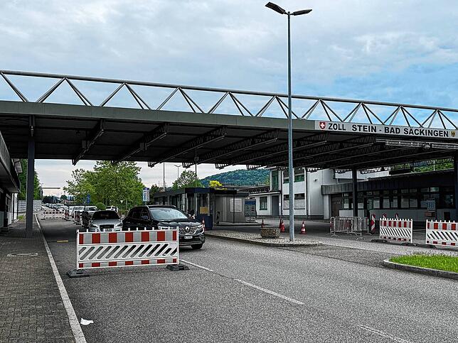Die Zöllnerhäuschen am Grenzübergang in Bad Säckingen blieben am Donnerstag verwaist.