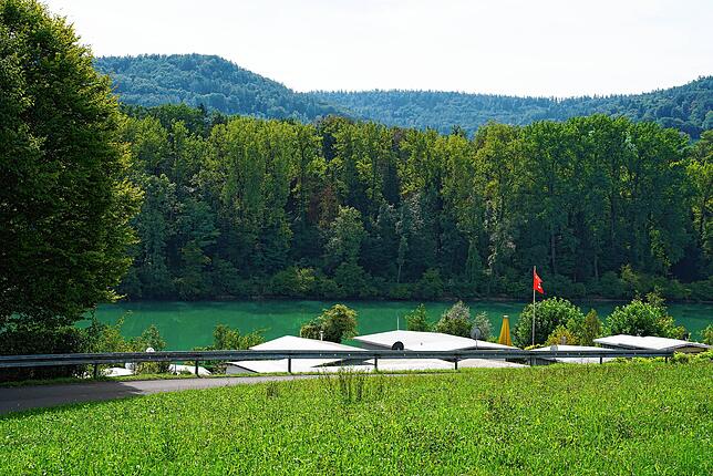 Ein Blick über den Campingplatz in Hohentengen auf die gegenüberliegende Rhein-Seite. In dieser Richtung soll in Zukunft das ...