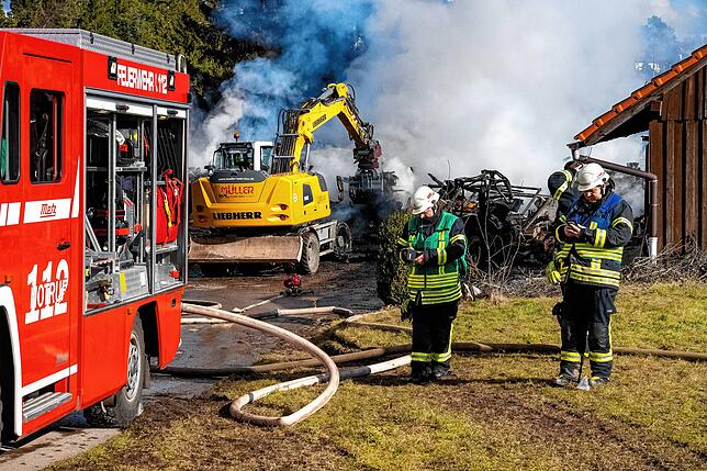 Bild 10: Bilder vom Großbrand in Fischbach: So haben die Flammen gewütet