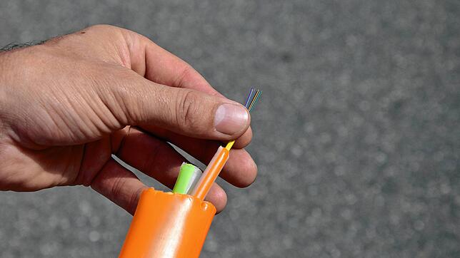 Der Rückgrat für das schnelle Internet im Kreis Waldshut ist fertig gestellt. Dafür wurden 382 Kilometer Leerrohre und Glasfaserkabel ...