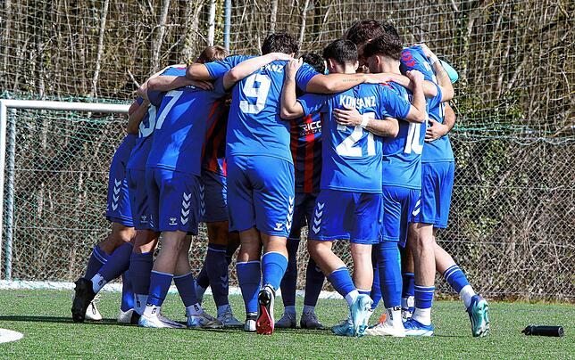 Bild 3: FC Überlingen besiegt SC Konstanz-Wollmatingen. Wir waren mit der Kamera dabei!
