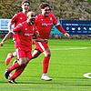 Unbändiger Jubel: Michael Emmerich (Nr. 23) – Vorsitzender des FC RW Weilheim und gemeinsam mit Vize Lars Müller derzeit Interimstrainer ...