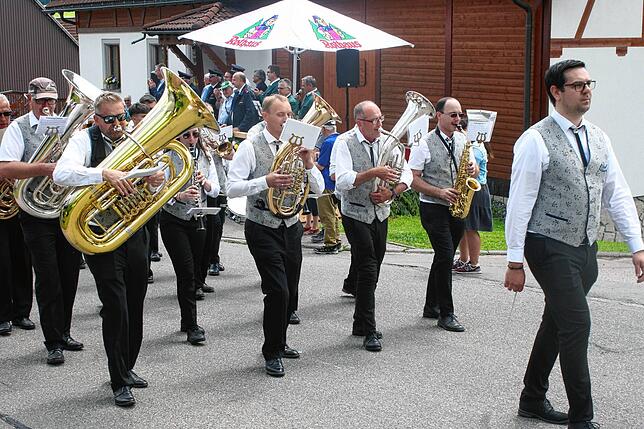 Bild 31: Bilder vom Bezirksmusikfest mit Umzug in Lausheim