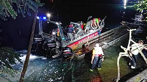 Am 11. Juli 2025 kentert ein Boot von Schweizer Pontonieren aus Schwaderloch am Rhein auf Höhe Hauenstein.