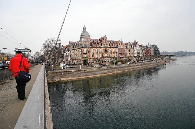 Rheinbrücke und Seestraße: Spielplätze des jungen Napoleon.
