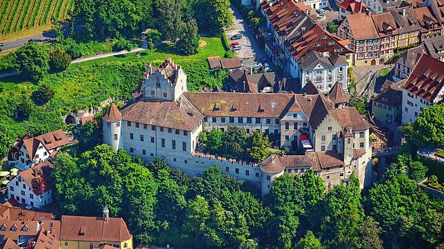 Die Burg ist eine der zentralen Anlaufstellen von Gästen in Meersburg. Das Foto entstand im Juni dieses Jahres. Die Stadt tritt nach ...