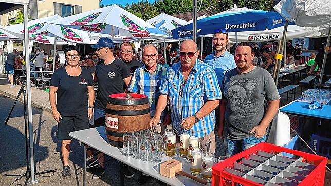 Bild 8: So schön wird beim Dorffest in Dangstetten gefeiert