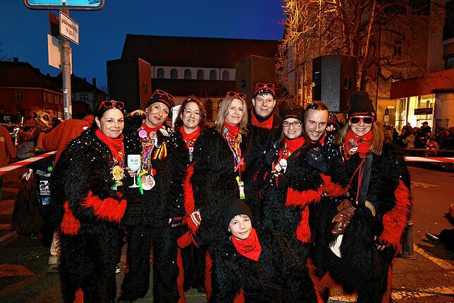 Bild 38: Fasnacht 2025 in Konstanz: So erlebt der Stephansplatz das flammende Spektakel