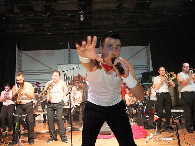 Bild 2: The Musical Night &ndash; Bilder vom Holzhauerball im Radolfzeller Milchwerk