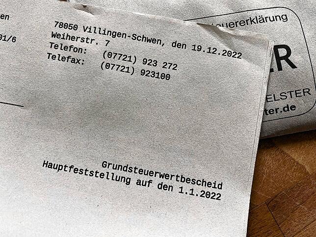 Post vom Finanzamt bekommen Grundbesitzer jede Jahr: Der nächste Grundsteuerwertbescheid für 2025 aber dürfte auch in VS für so manche ...