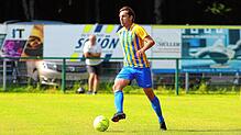 Der Singener Spielertrainer Christian Jeske fordert mit seinem Team den FV Walbertsweiler-Rengetsweiler heraus.