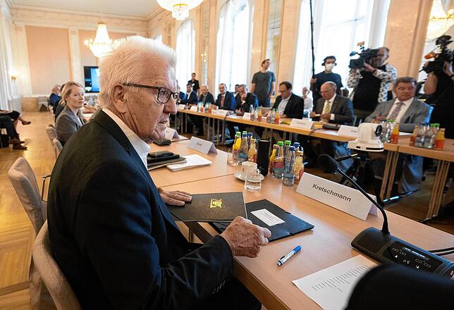 Winfried Kretschmann beim Gasgipfel: Der Grünen-Politiker setzt auf Appelle und Selbstverantwortung
