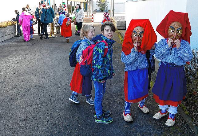 Im Kindergarten und in der Schule wartet der Narrensamen bereits darauf befreit zu werden.