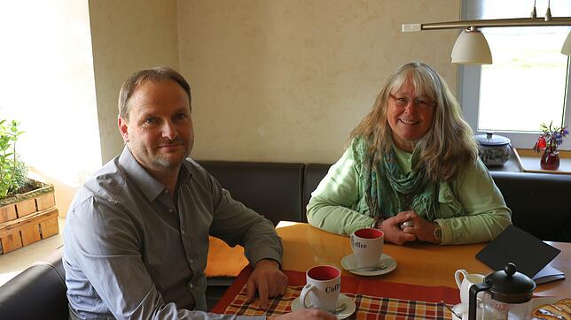 Andreas Stoll spricht mit unserer Mitarbeiterin Gudrun Deinzer.
