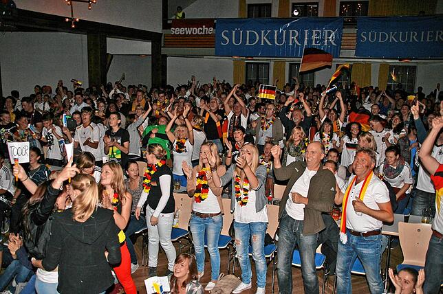 Die Spiele der deutschen Mannschaft bei der Fußball-Weltmeisterschaft 2018 in Russland verfolgten viele Markdorfer beim Public Viewing ...