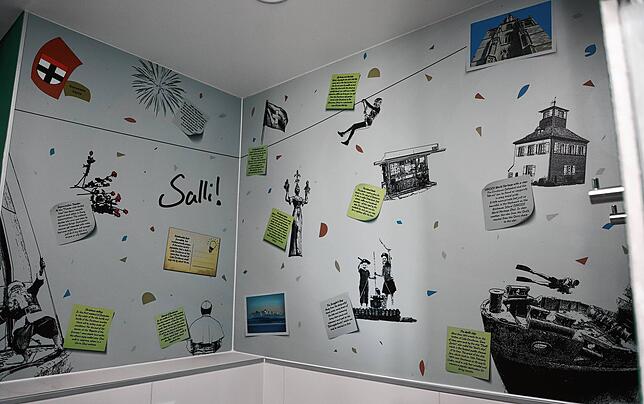 Die Hotelzimmer von The Niu Flower werden gerade ausgebaut. Hier der Blick in die Toilette mit kreativer Wandgestaltung mit Standortbezug.