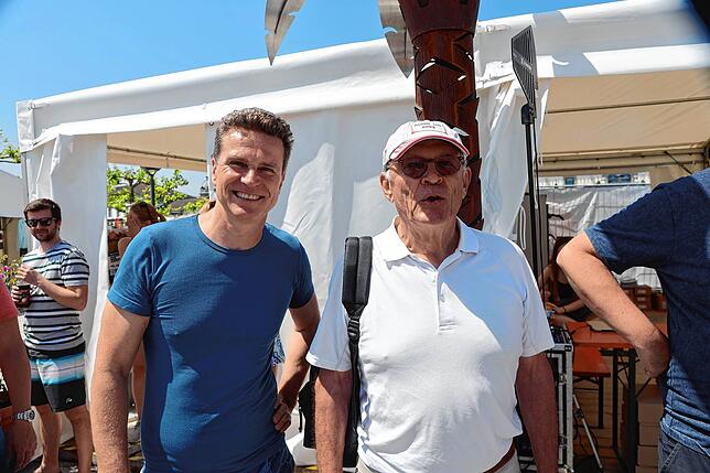 Bild 24: In der Nussschale durch den Konstanzer Trichter? Die Einbaum-Regatta lockt Besucher an (Teil 2)