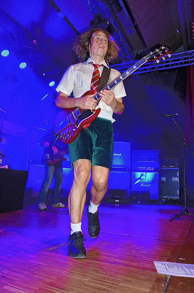 Bild 16: Barock serviert musikalisches Feuerwerk: Bilder der AC/DC Tribute Show in Unadingen