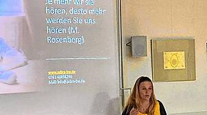 Sarah Pohl spricht über den Umgang mit radikalen Gesinnungen. Foto: Raphael Sickinger