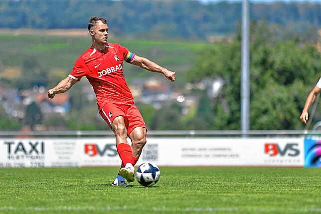 Bild 3: SC Freiburg II gewinnt Test beim FC Erzingen gegen den FC Zürich II mit 6:3 – wir haben Fotos!