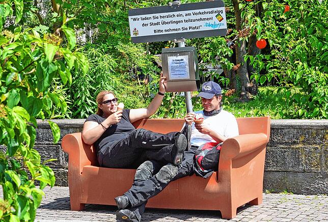 Das rote Sofa sollte vor zehn Jahren symbolischer Brennpunkt des Verkehrsdialogs sein.