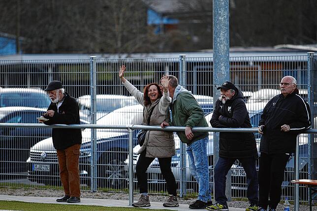 Bild 13: Der FC Gutmadingen sammelt wichtige Punkte gegen den FC Königsfeld – wir haben Bilder von der Partie