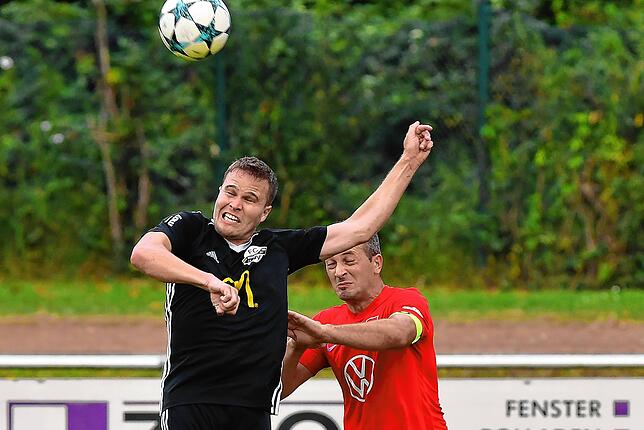 Bild 10: FC Wallbach setzt sich knapp mit 2:1 gegen den FC Tiengen 08 durch &ndash; und wir haben Bilder