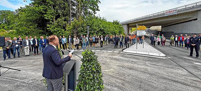 Ein wichtiges Straßenbauprojekt für die Stadt Überlingen ist abgeschlossen. Seit Dienstagnachmittag ist die Rengoldshauser Straße wieder ...