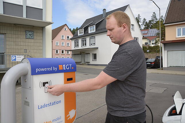 Anmelden, einstecken, auftanken: Diese Ladesäule des Energieversorgers EGT in St. Georgen verfügt über zwei Typ2-Stecker. Hier hat ...