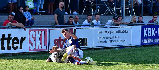 Bild 17: VfB Waldshut feiert schmeichelhaften 3:2-Sieg gegen Bosporus FC Friedlingen &ndash; und wir haben die Bilder!