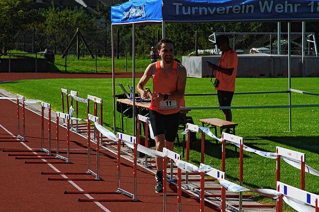 Zweiter: Tobias Herrmann von der LG Hohenfels beim Zieleinlauf.