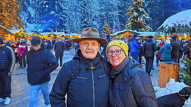 Erhard und Maria Murr aus Tübingen sind das erste Mal auf dem Weihnachtsmarkt in der Ravennaschlucht.