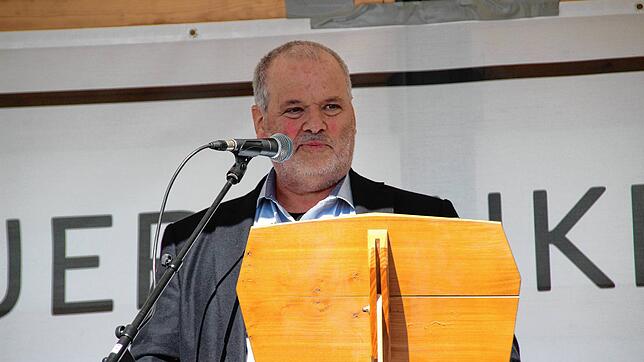 Julian Aicher bei seiner Rede in Salem.
