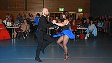 Das Show-Tanzpaar Corinna und Marco aus Ravensburg begeisterte mit einem leidenschaftlichen Paso Doble. Bild: Eva Baumgartner