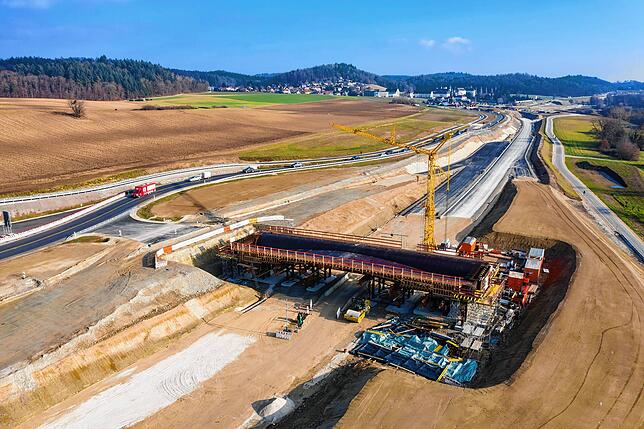 Der Ausbau der B33 läuft seit mehreren Jahren und ist eines der teuersten Verkehrsprojekte im Südwesten.