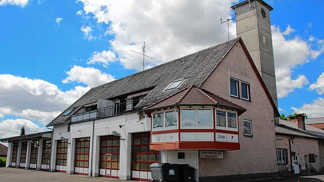 Die Feuerwehr zieht im Lauf der Woche aus ihrem Gerätehaus aus, das grundlegend saniert und erweitert wird. Die Einsatzkräfte haben für ...