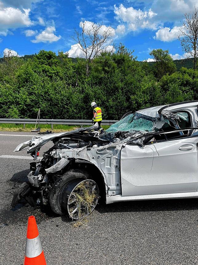 „Der Fahrer vom Abschleppwagen konnte gar nicht glauben, dass ich noch selbst zu ihm hingehen kann“, sagt Michael Bobka. ...