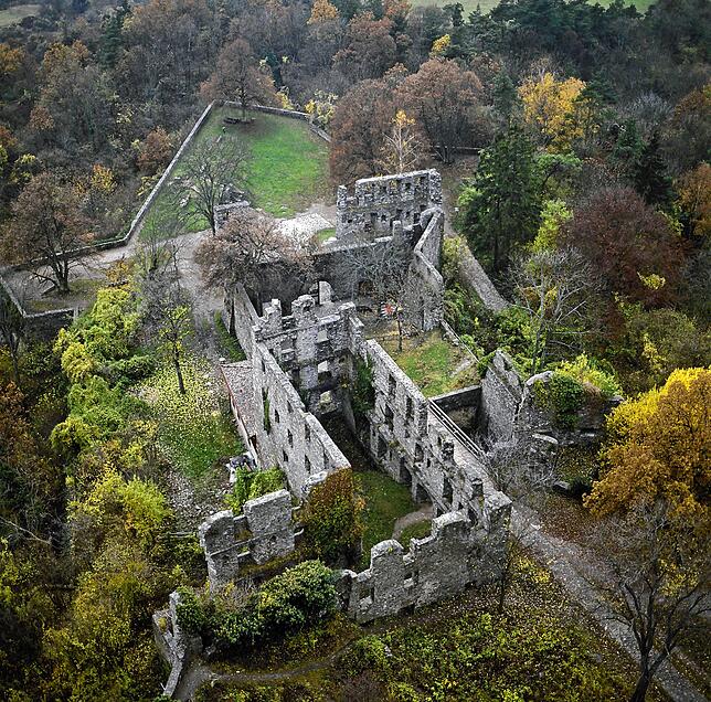 Das Programm beim Burgfest wird sich in diesem Jahr auf die Karlsbastion und die untere Festung beschränken. Auf den oberen Teil der ...