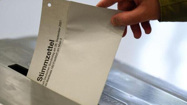 Bei der Bundestagswahl 2025 geben Wahlberechtigte im Wahlkreis Biberach ihre Stimmen ab. Die Ergebnisse der Wahl finden Sie hier.