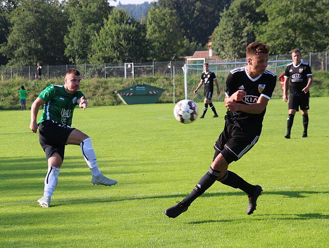 Strammer Schuss.